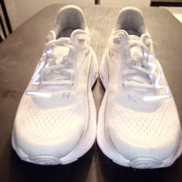 New Balance Women's Fresh Foam X More V4 Running Shoe - Picture 3 of 6